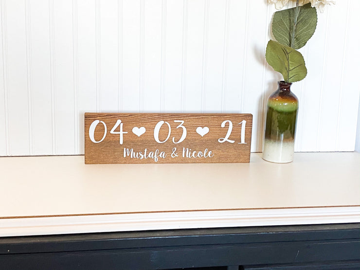 Save the date wood sign with couples names / Small engagement date sign / Personalized wedding date sign / Engagement photo sign / Custom